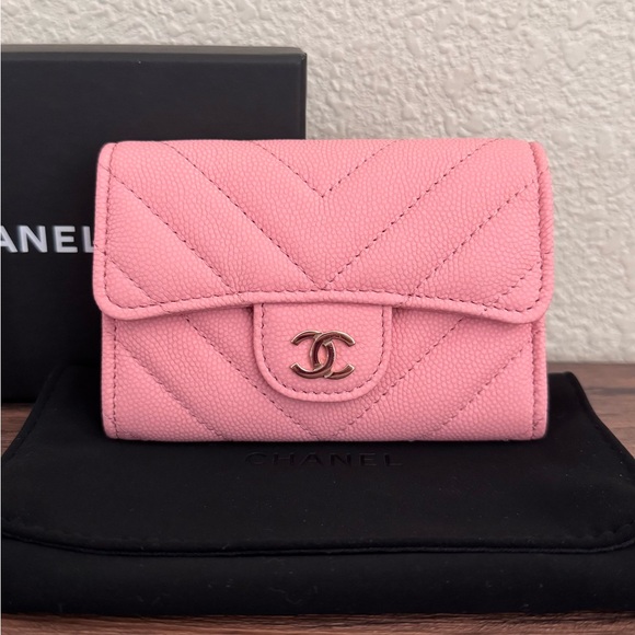 ❌SOLD❌CHANEL Chevron Quilted Caviar Leather Card Wallet in Pink - Picture 3 of 11